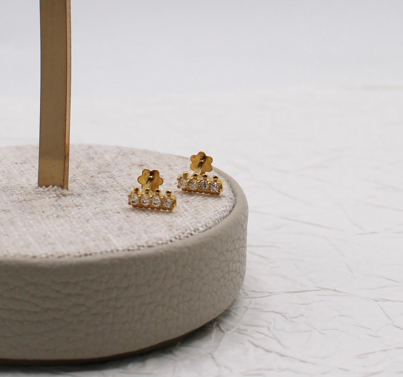 Mini Detailed Stud | single piece
