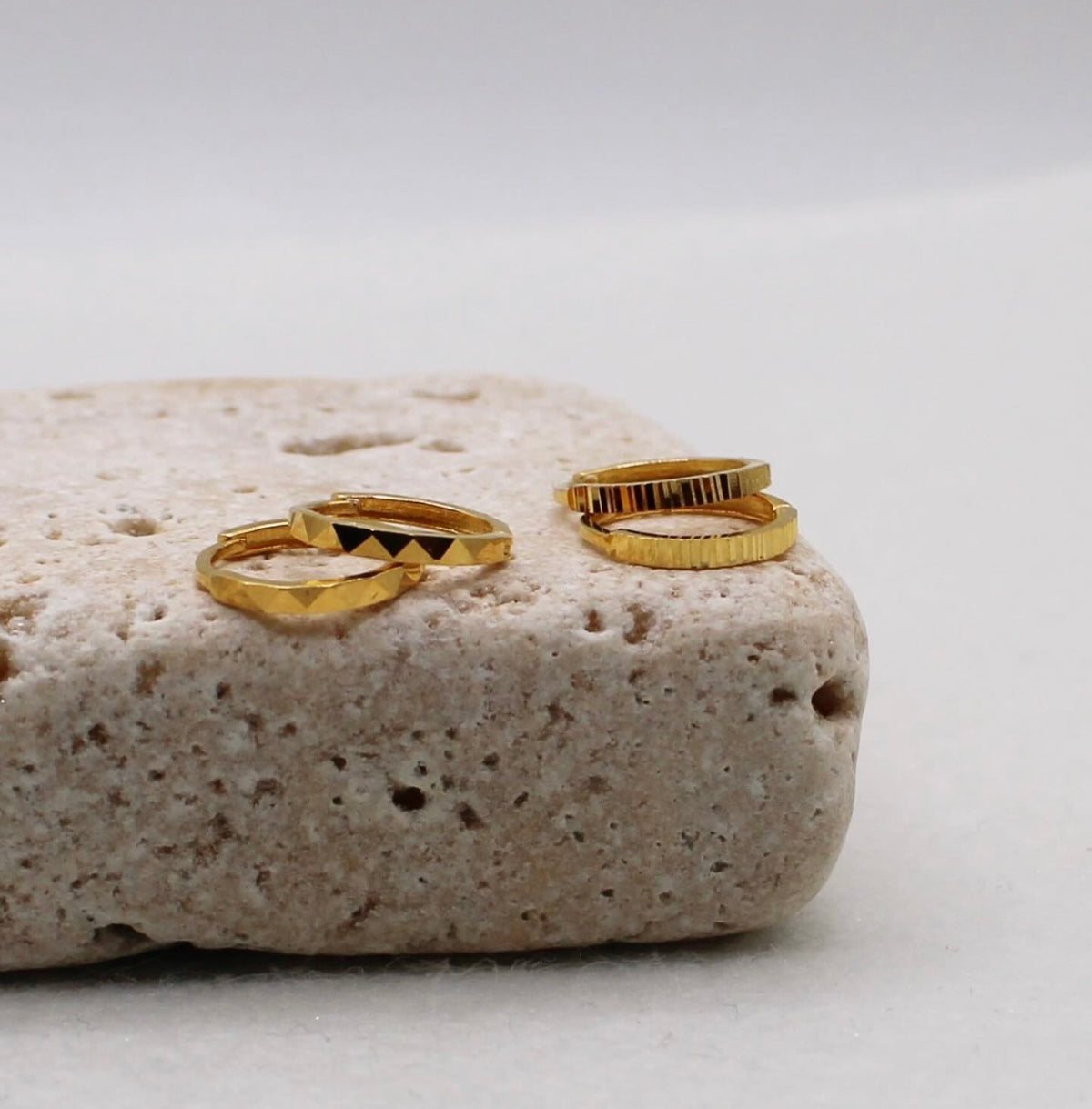 Thin Detailed Huggies | 8.5mm