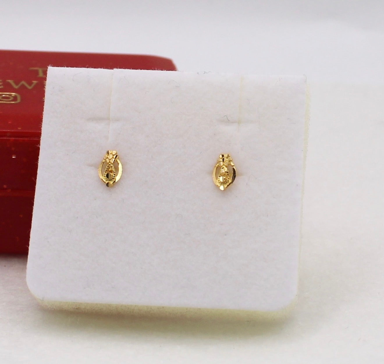 Detailed Small Studs | 18carat