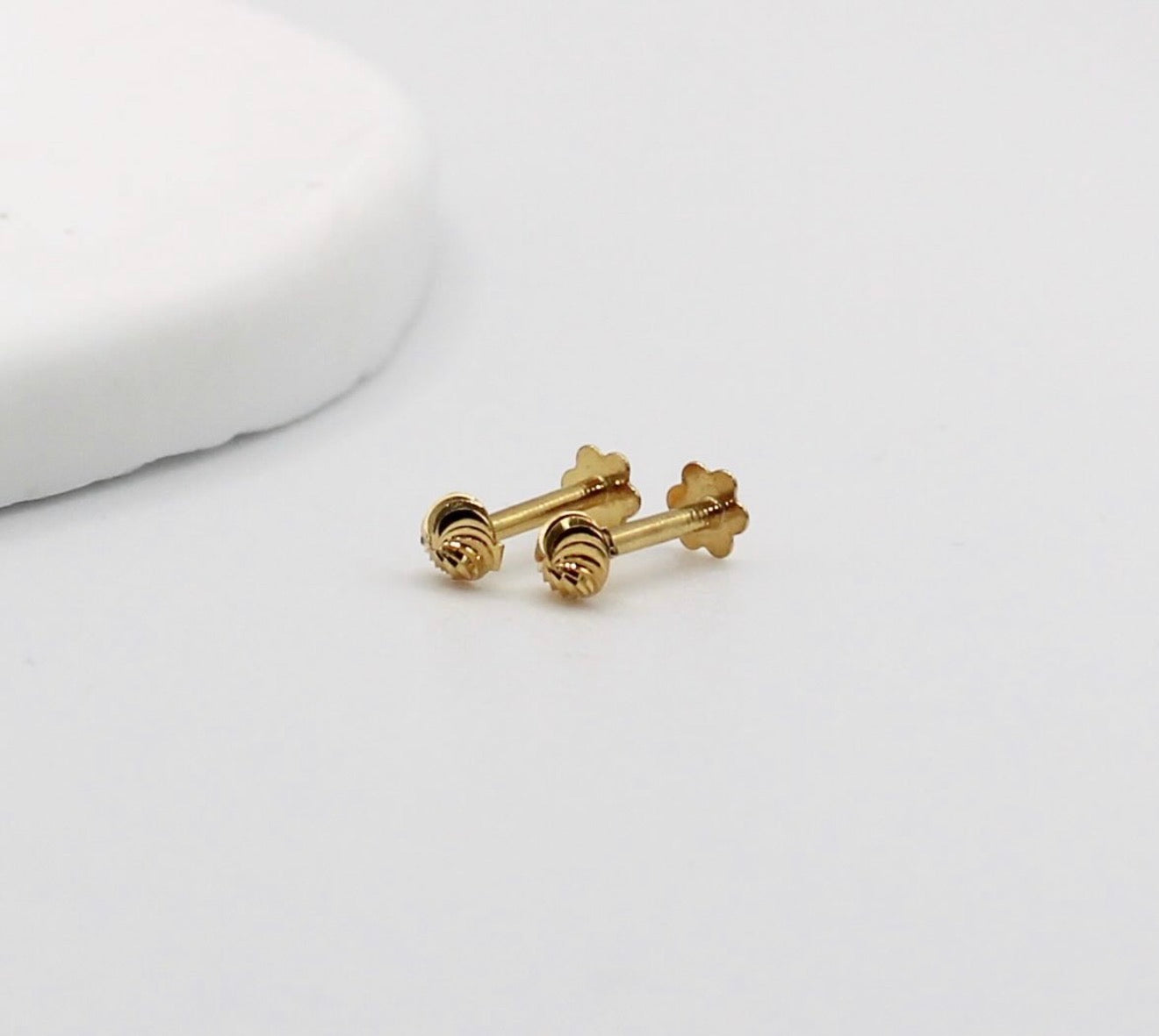 Swirly Studs | 2.8mm