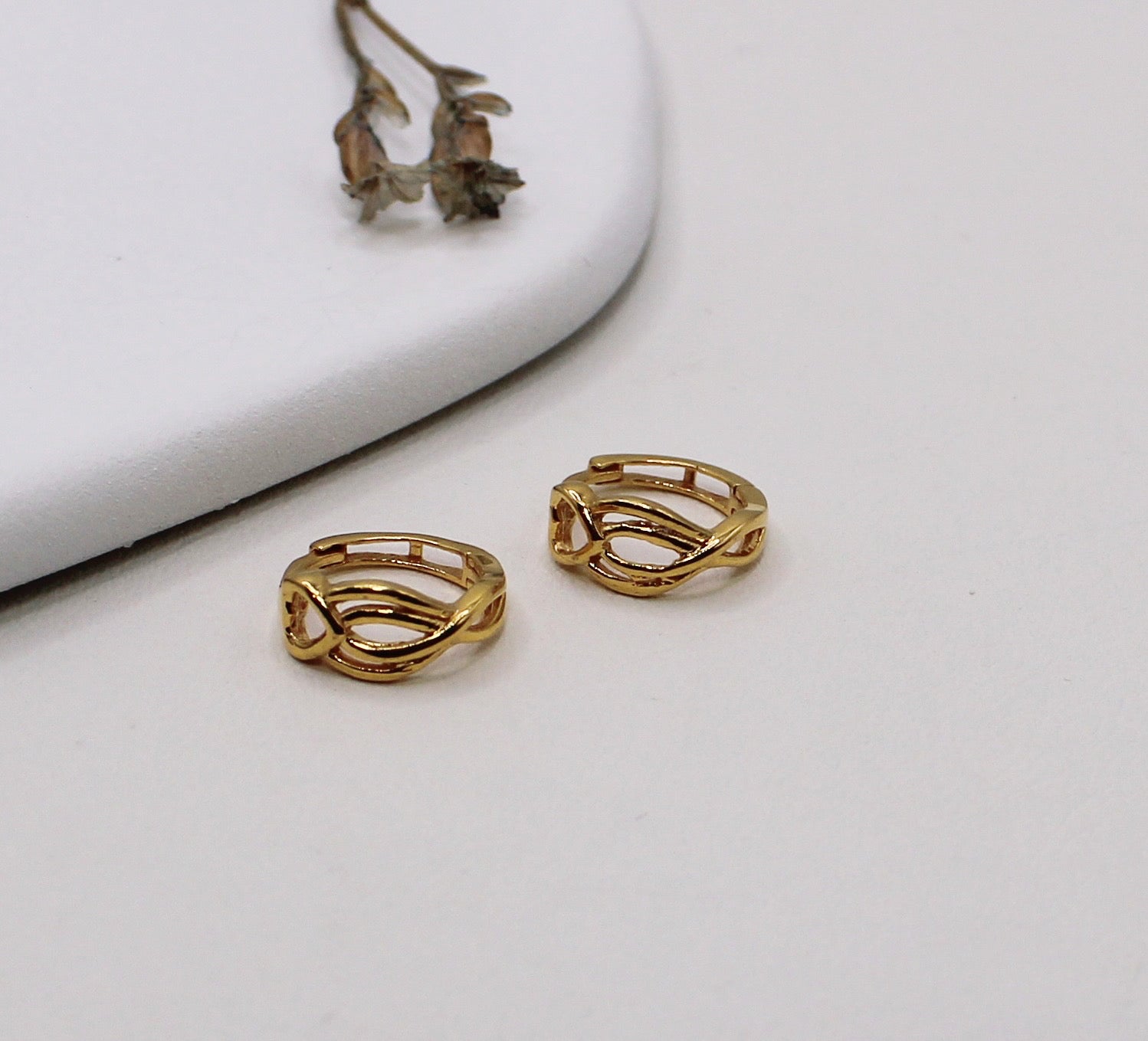 8mm Heart Swirl Hoops