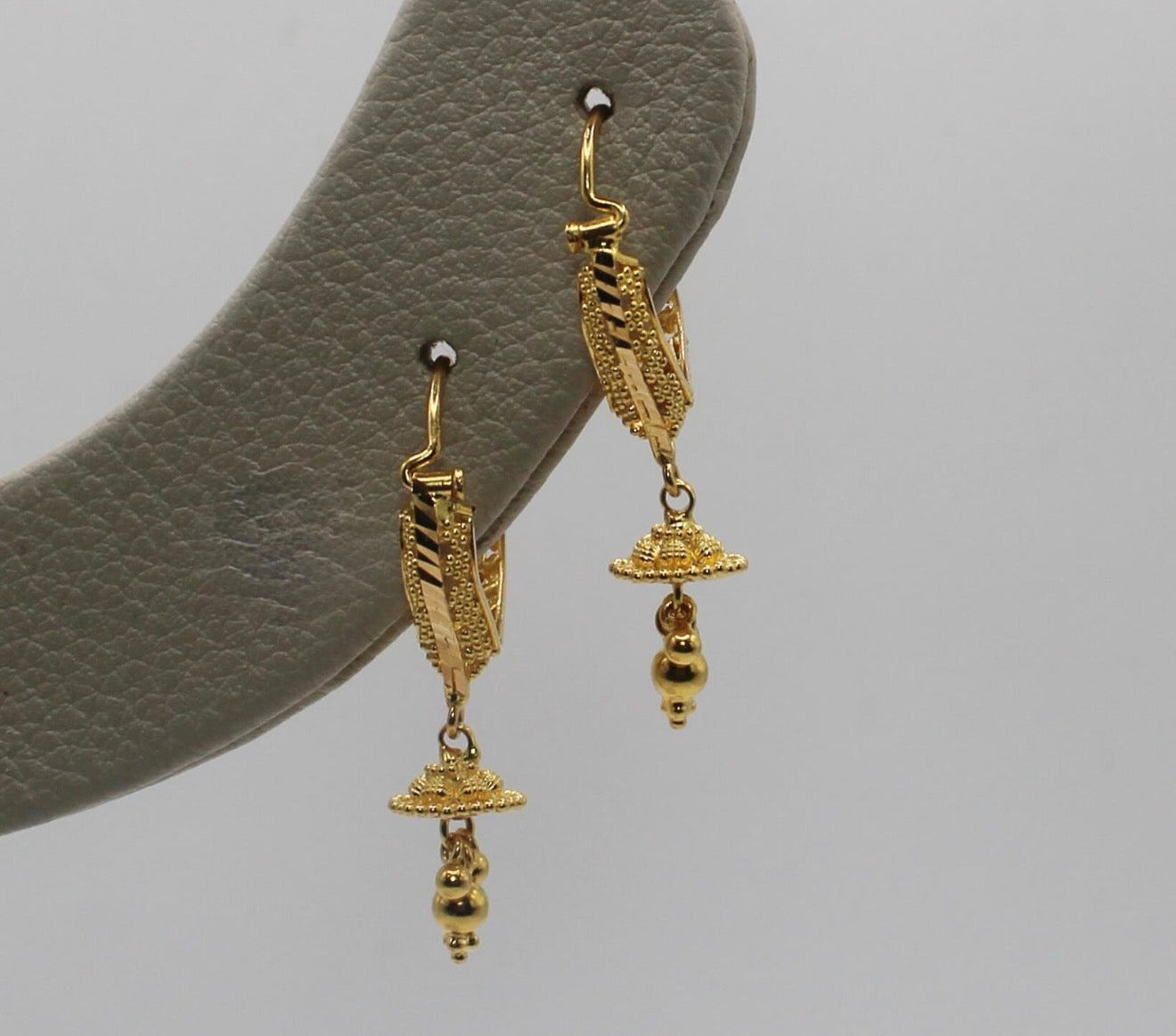 U-shape Jhumkas | 22carat