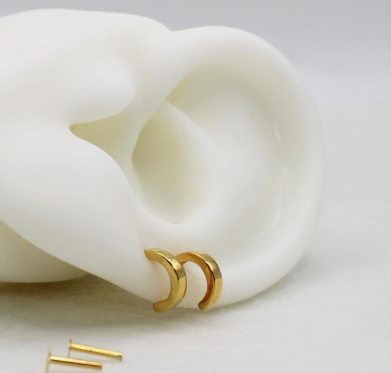 Curve Gold Studs