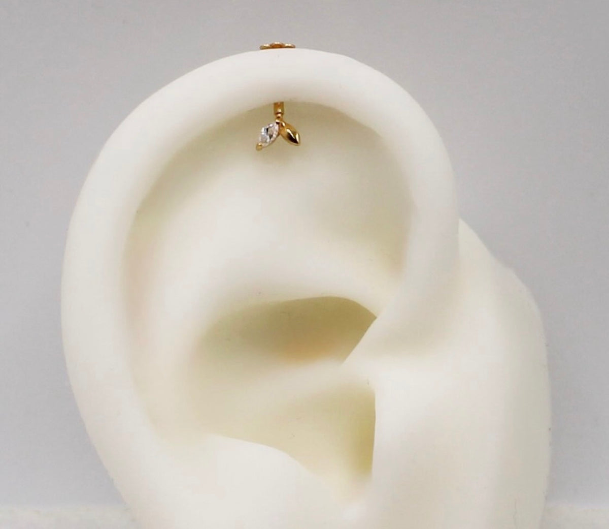 Tiny Vertical Helix Piercing Tulip Stud | 4mm