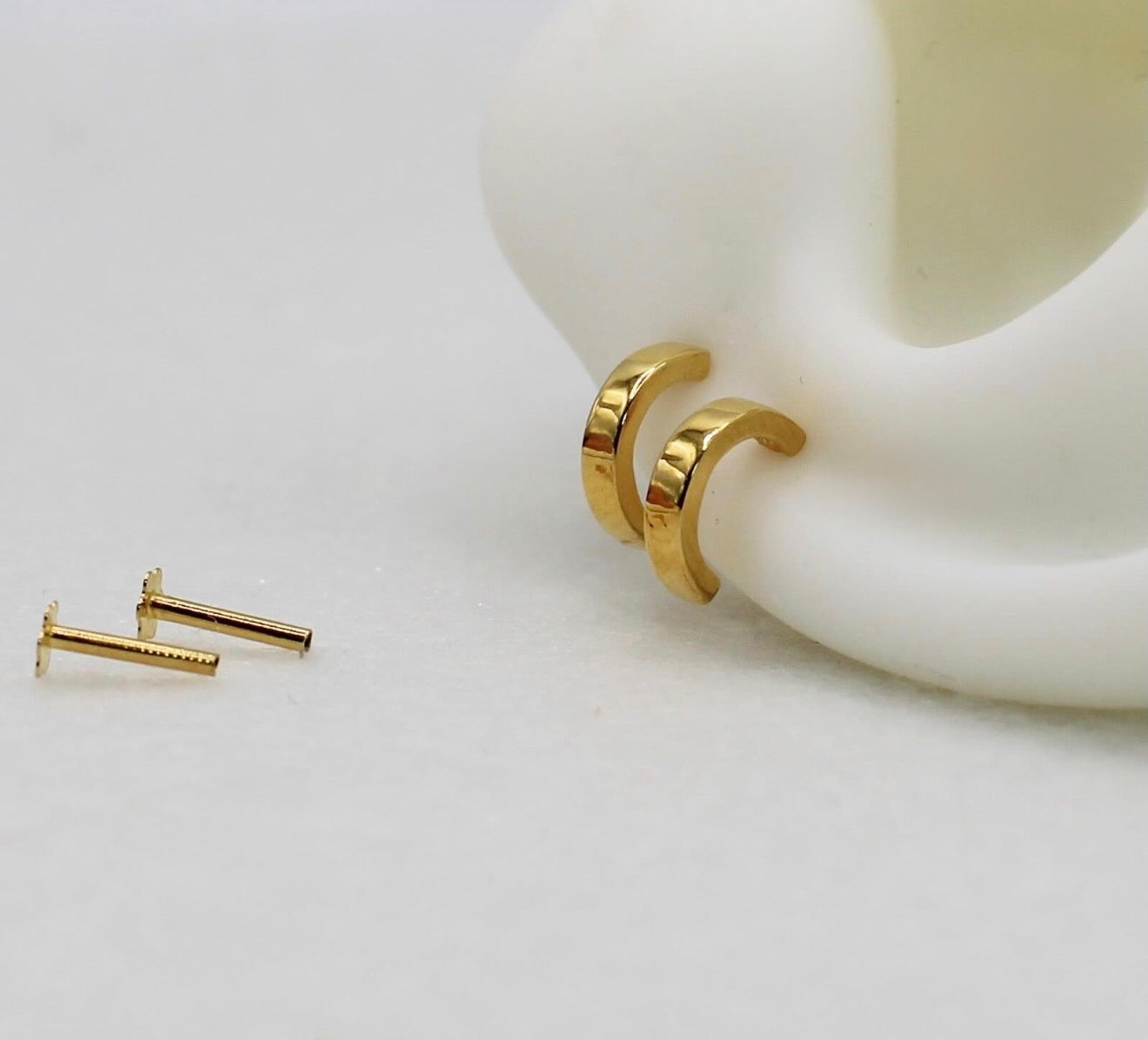 Curve Gold Studs