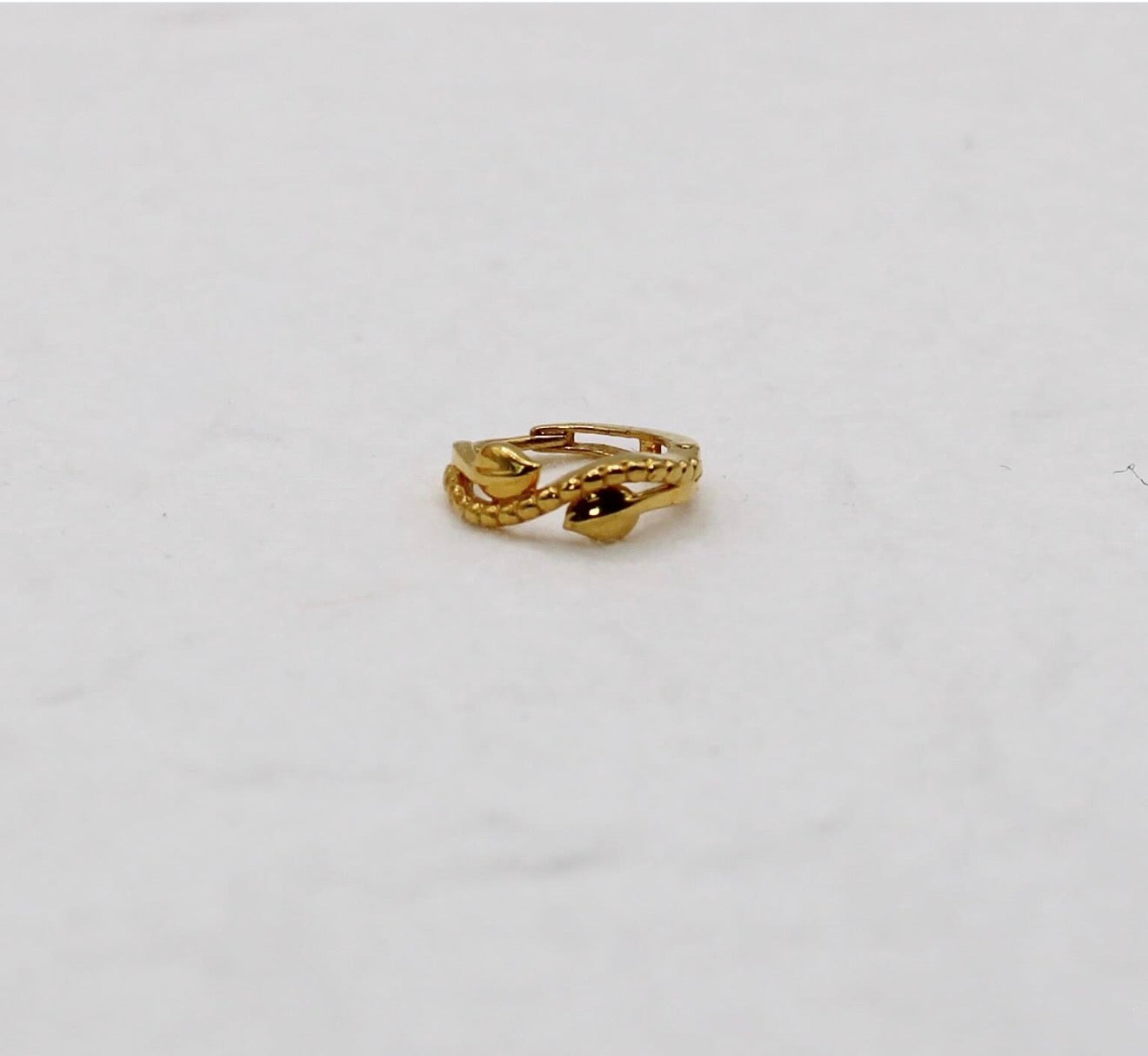 Leafy Dotted Hoop | 8mm
