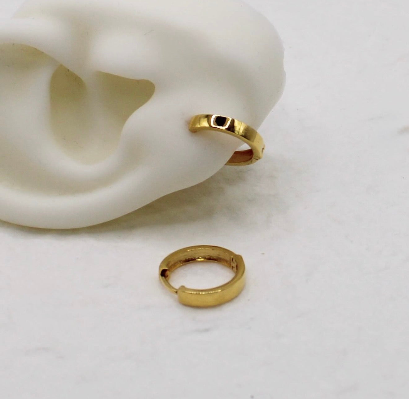 Minimal Wide Huggies | 12mm