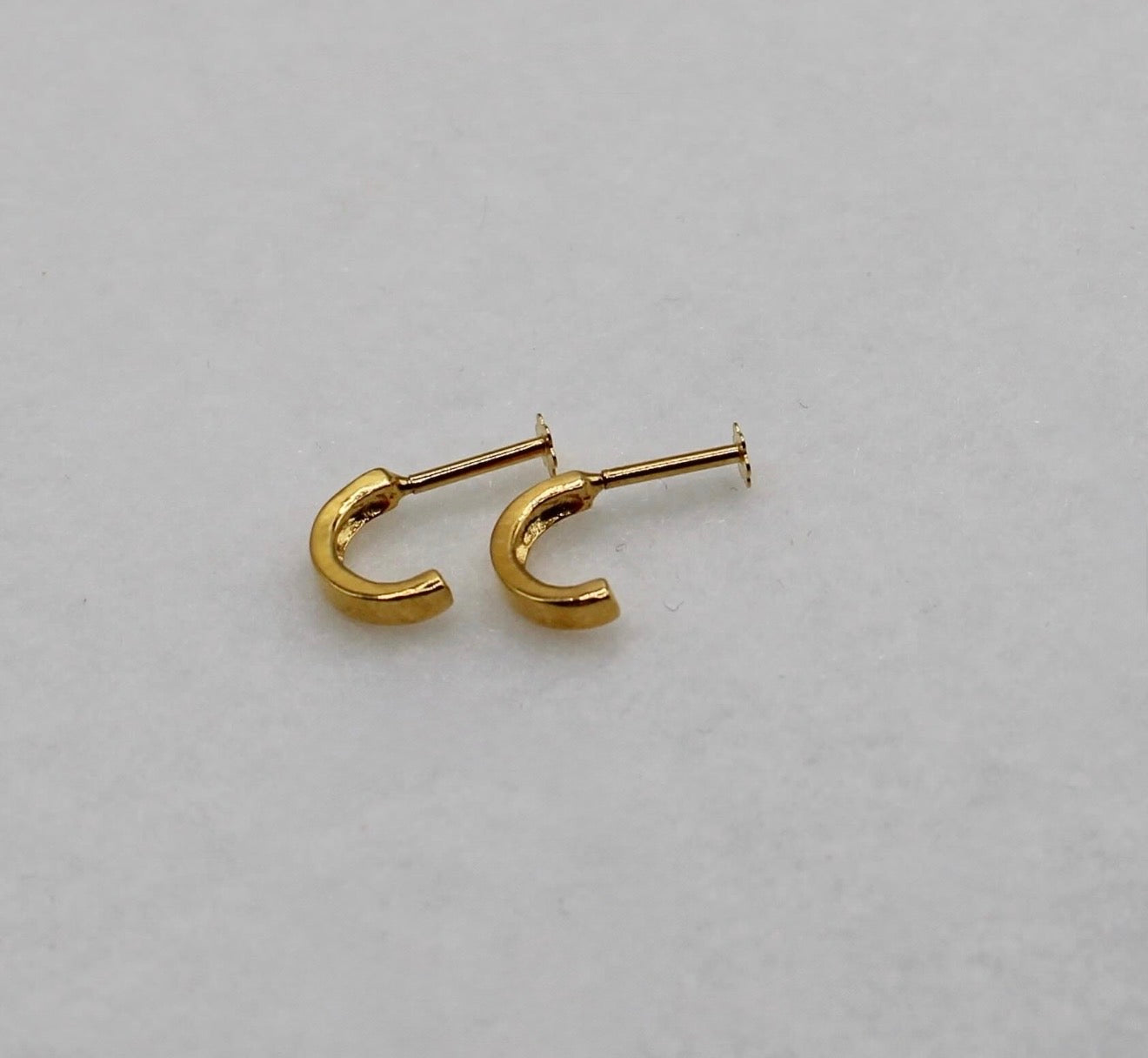 Curve Gold Studs