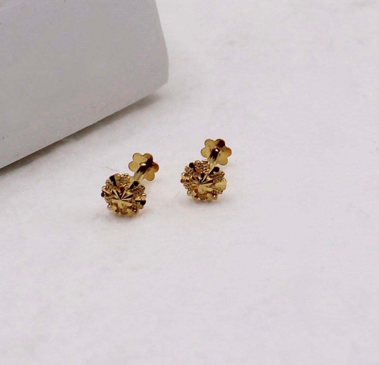 Golden Studs | 5mm