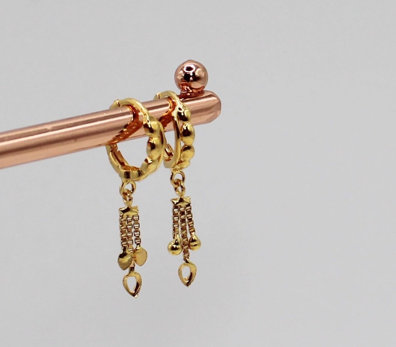Dotted Dangly Huggies | 8mm