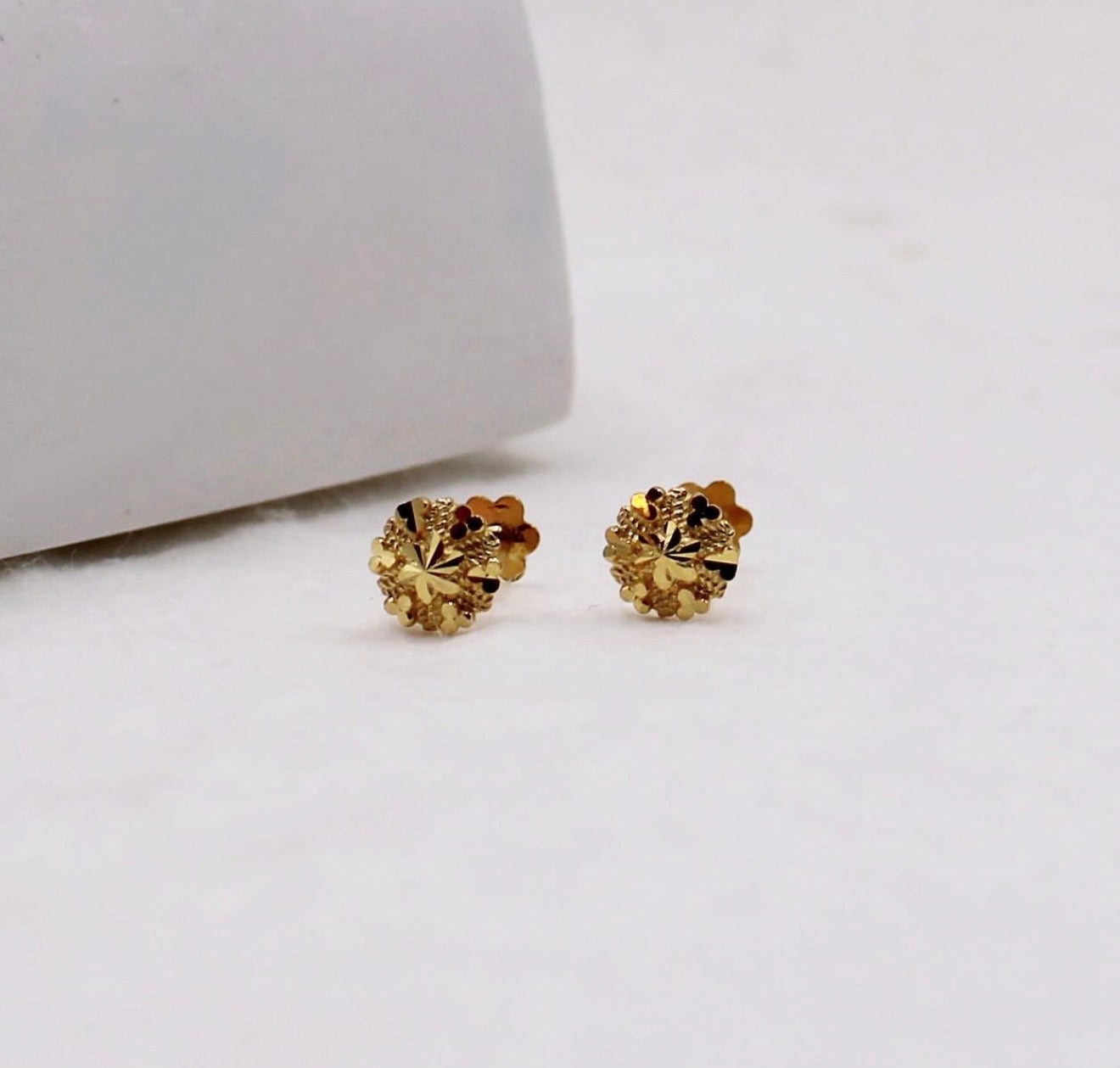 Golden Studs | 5mm