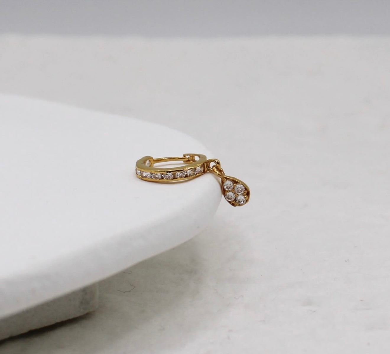 Teardrop Dangle Hoop | 22carat