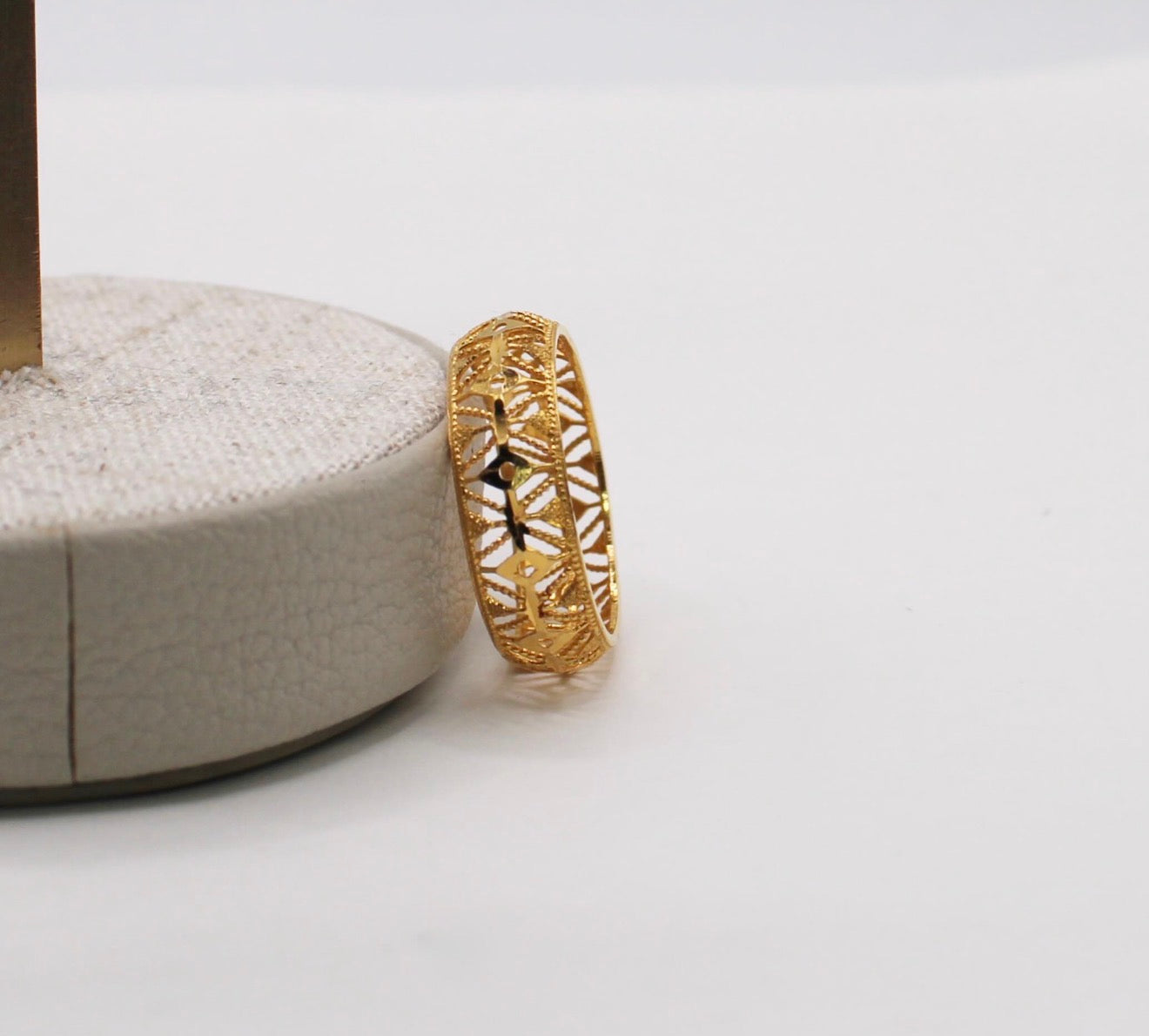 Filigree Band Ring | 22carat