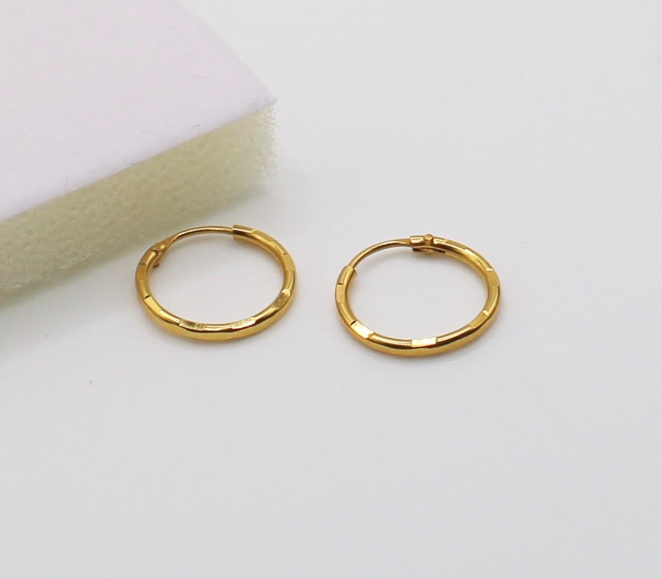 Lightweight Small Geo Hoops
