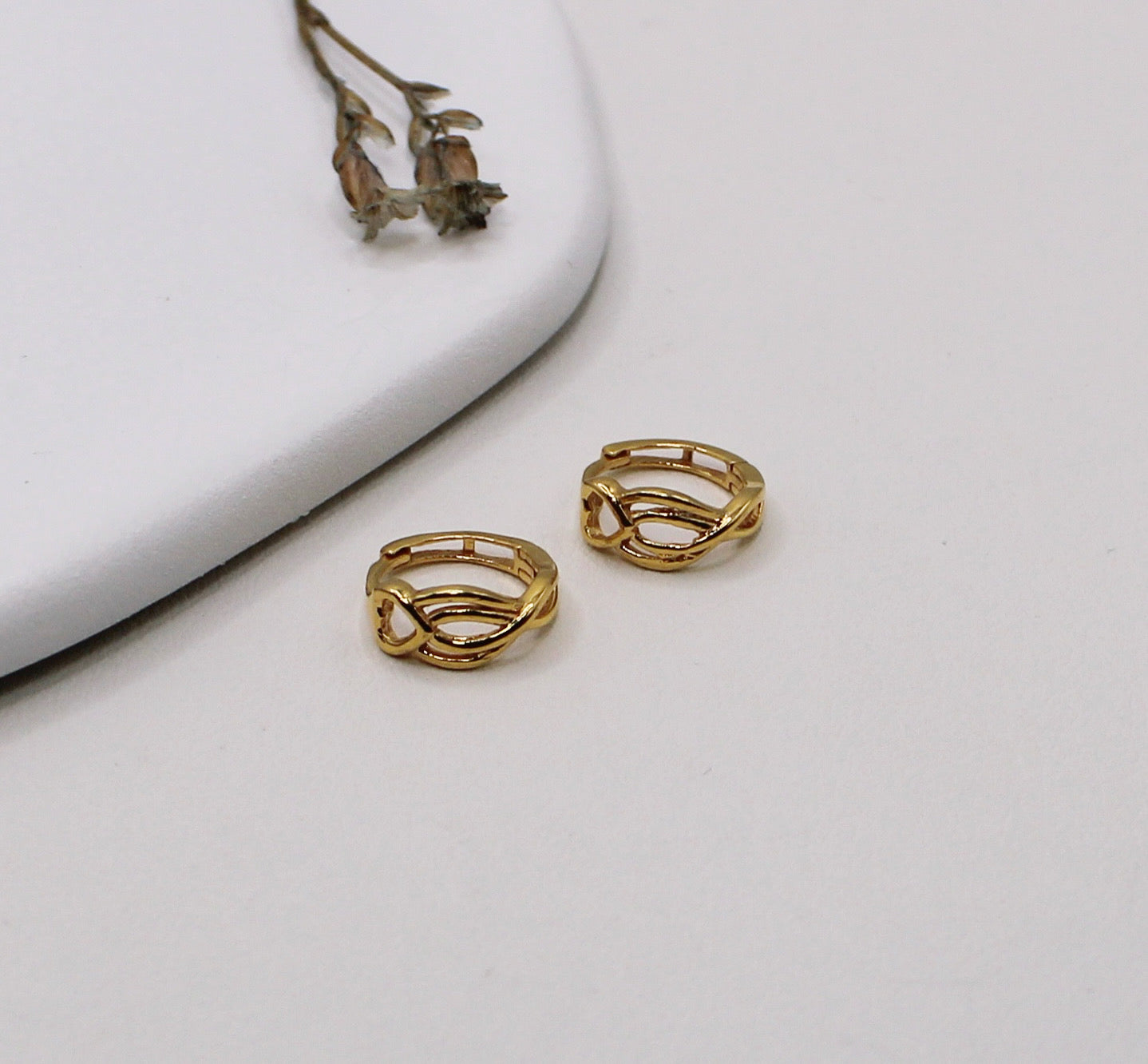 8mm Heart Swirl Hoops