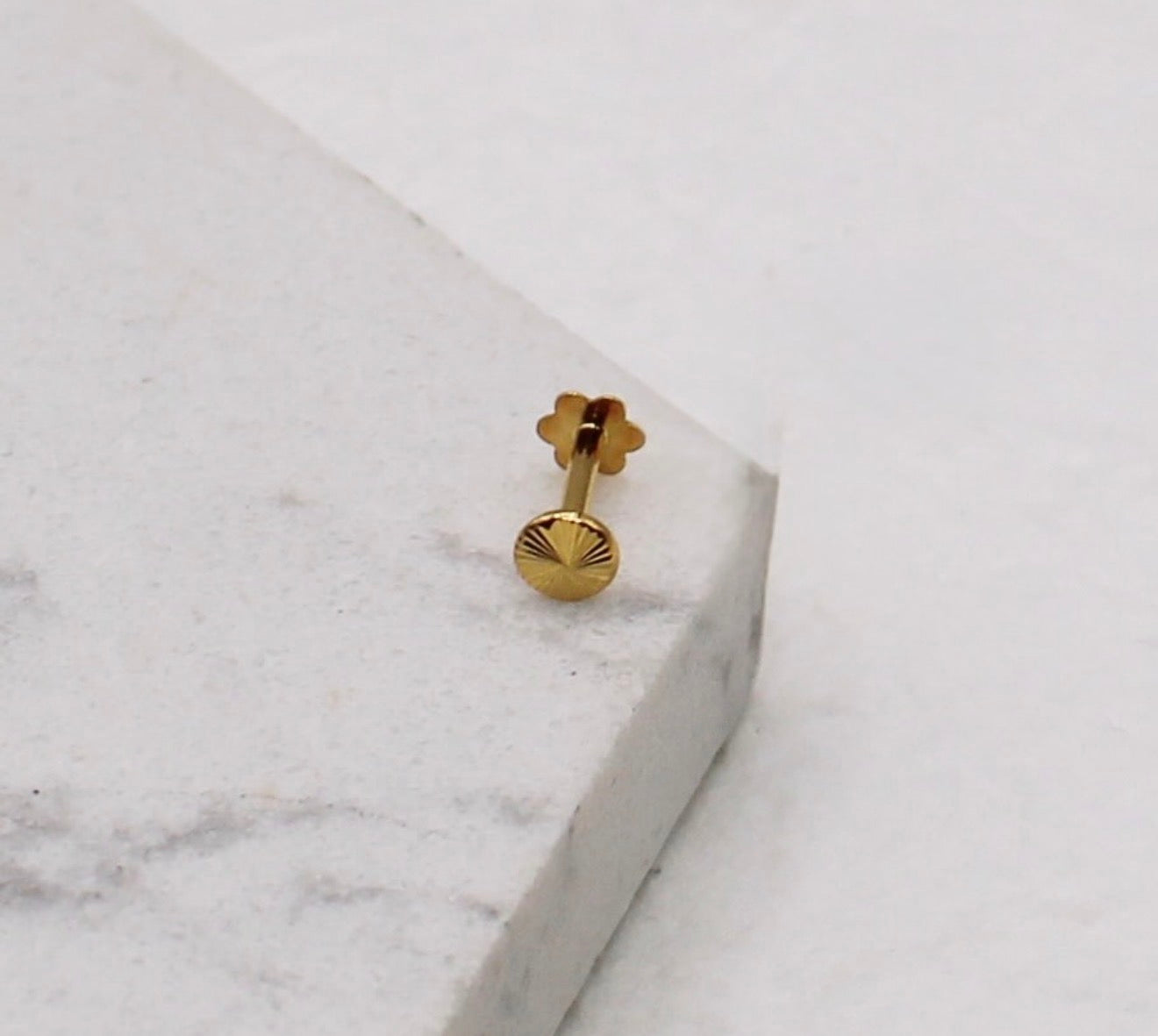 Round Detailed Flat Stud