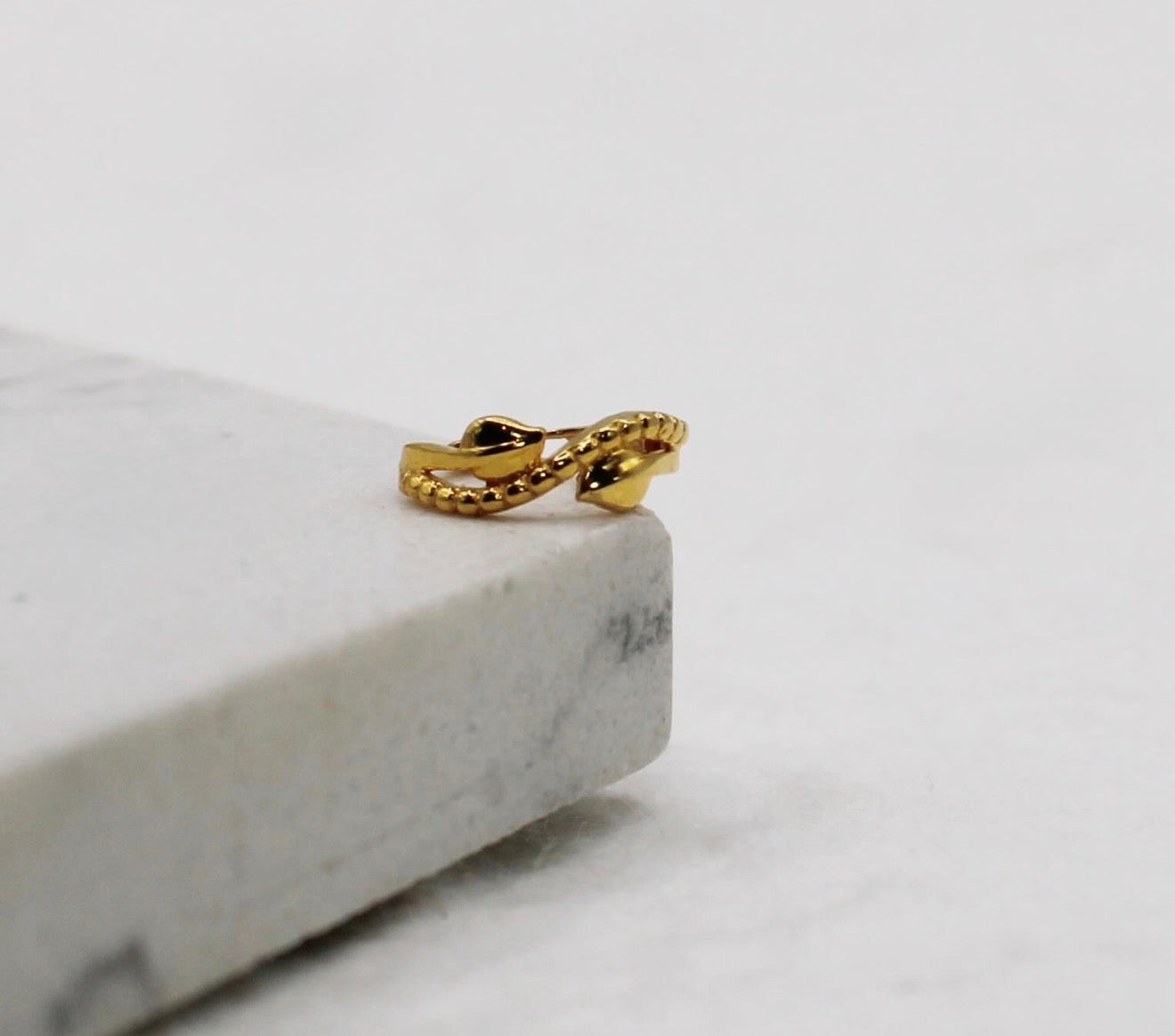 Leafy Dotted Hoop | 8mm