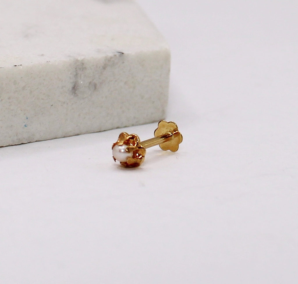 Flower Pearl Stud