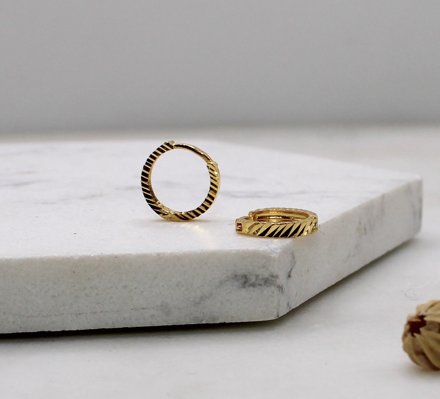 8mm Diagonal-cut Huggies