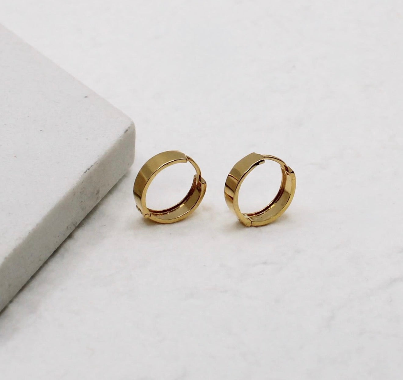 Chunky Wide Huggies | 11mm