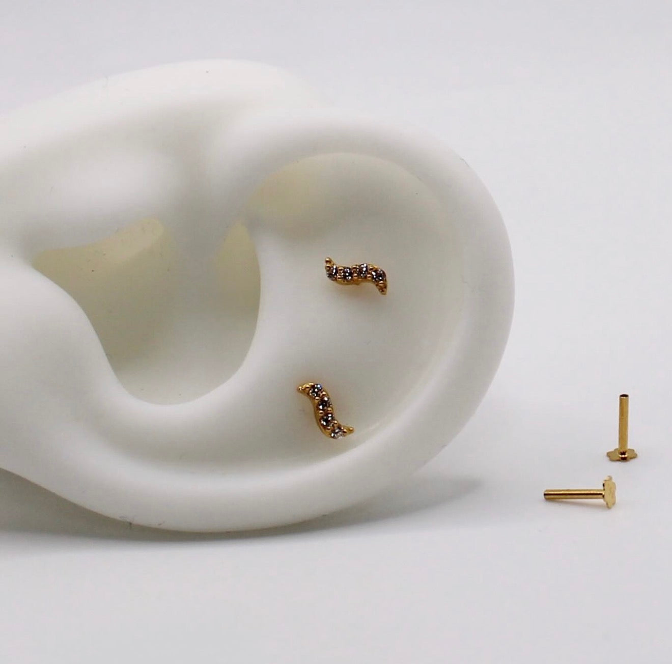 Wavy Stud | single piece