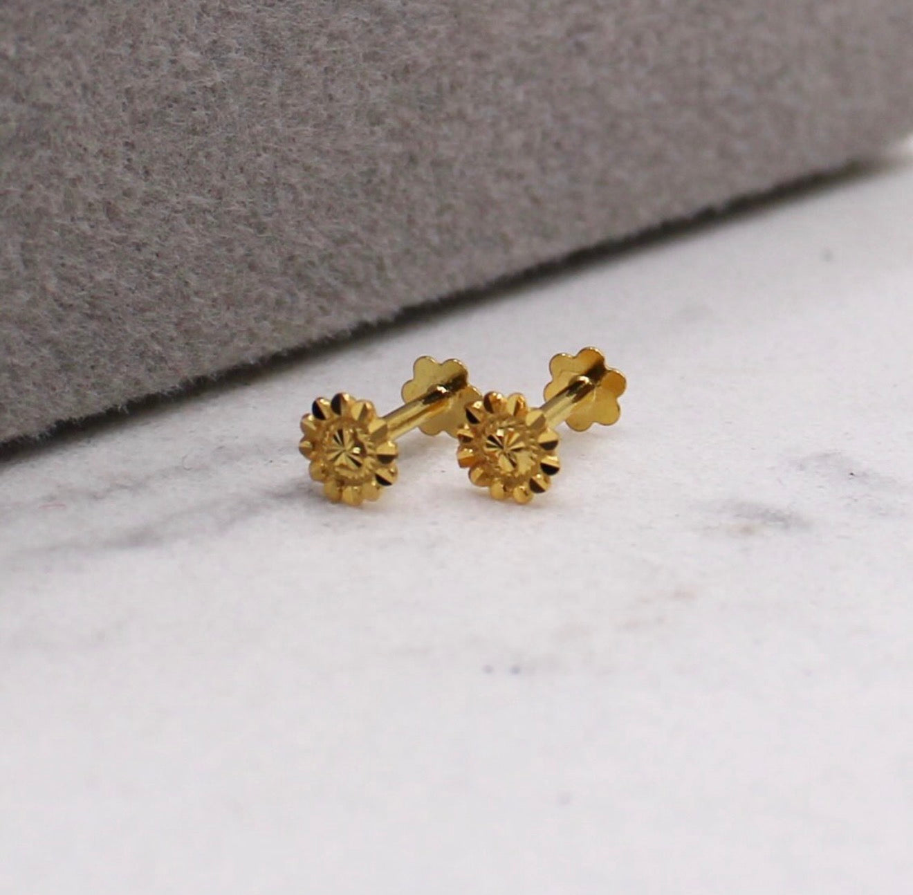 Flat Detailed Studs | 4mm