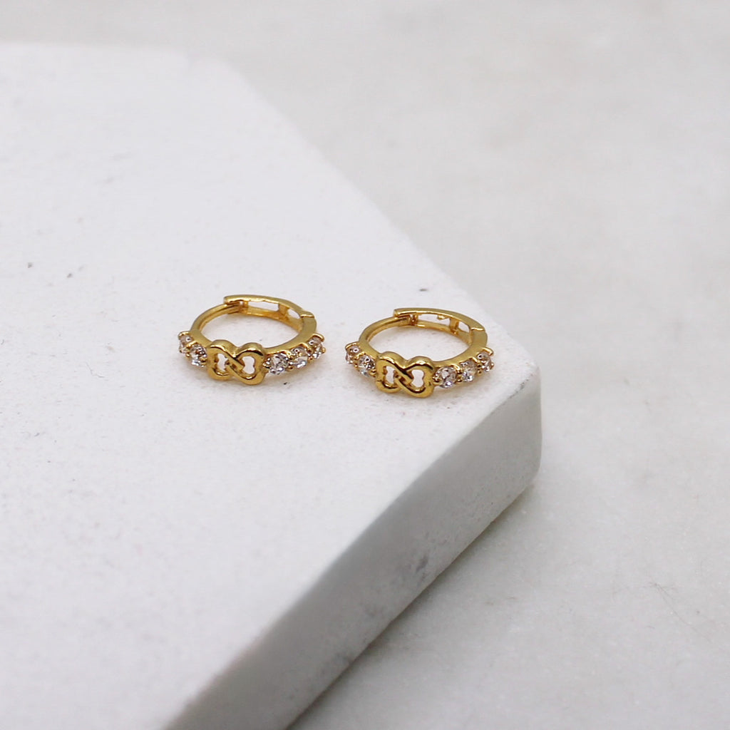 Mini Linked Heart Huggies (7mm)