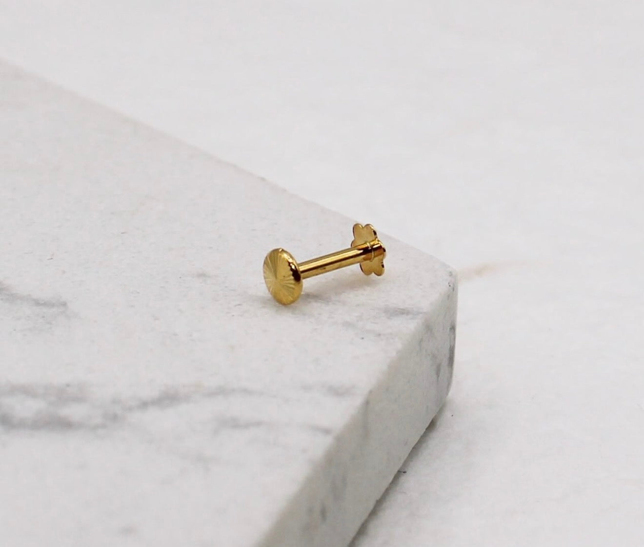 Round Detailed Flat Stud