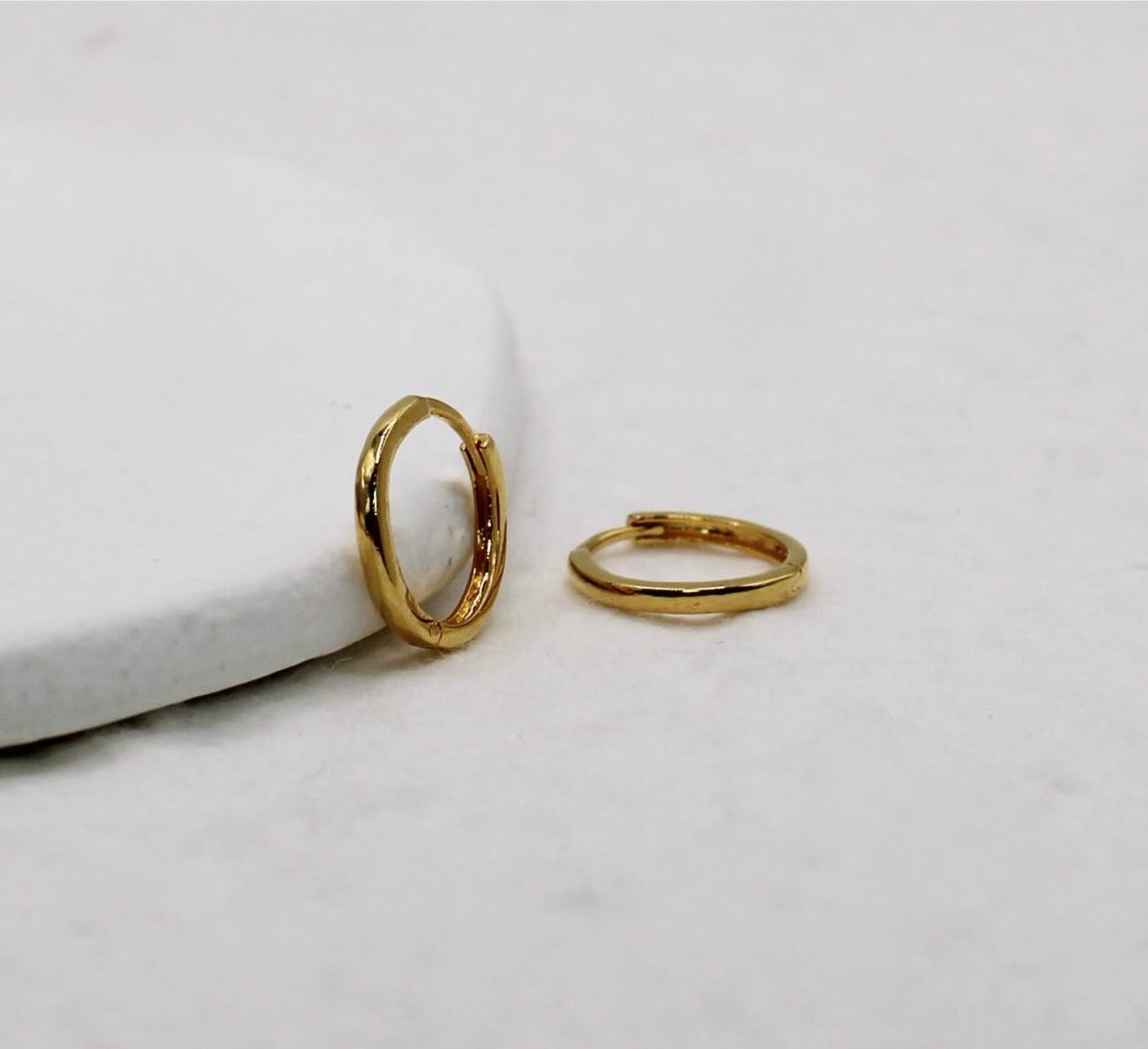 Signature Gold Huggies | 9.5mm