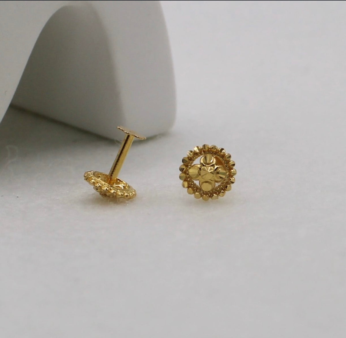Gold Halo Studs | 18carat