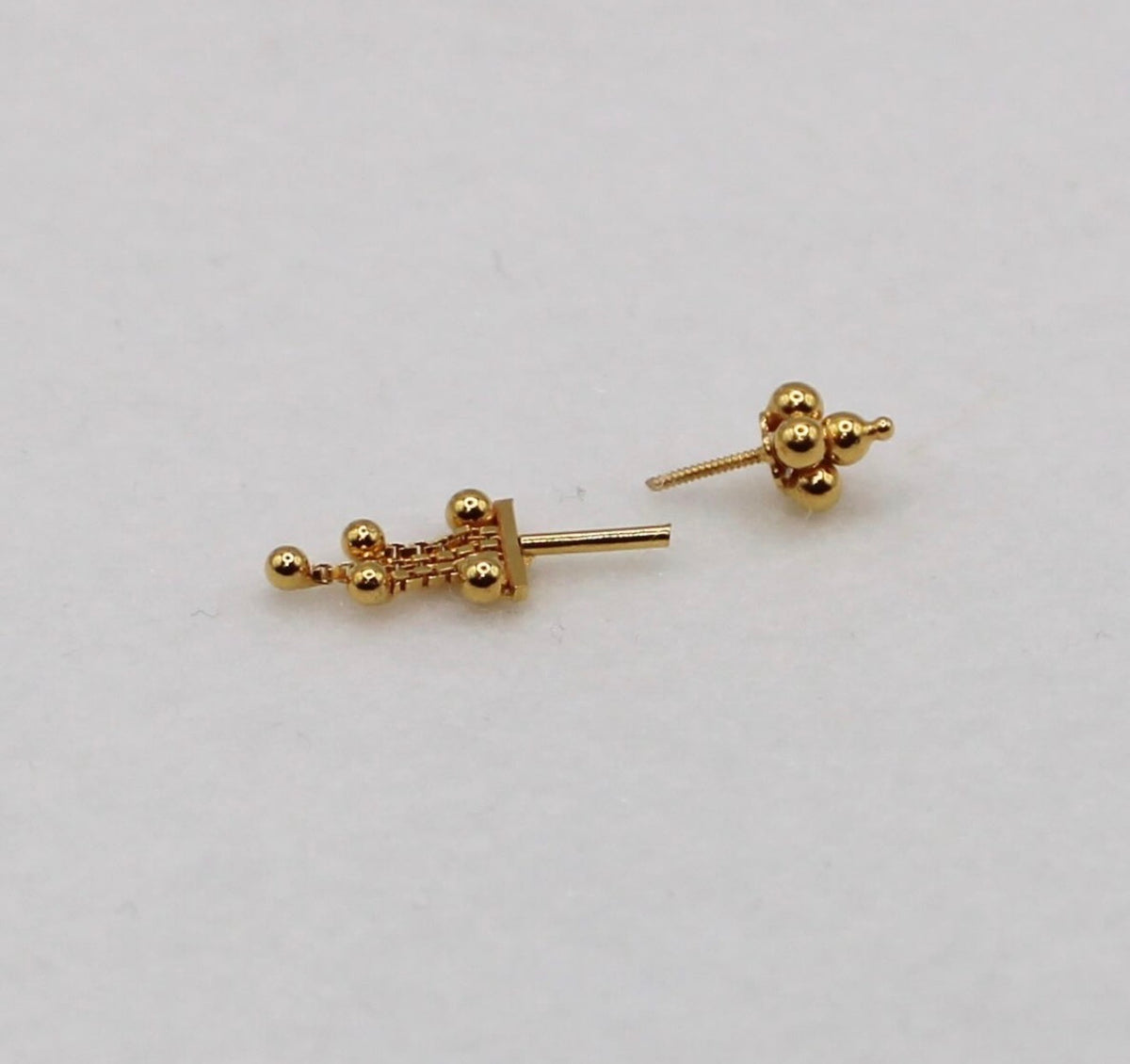 Chain-drop Vertical Helix Stud
