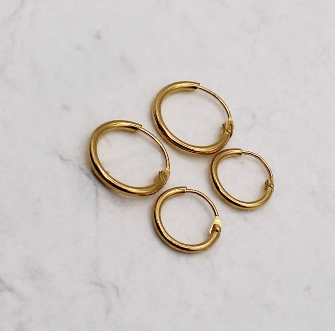 Minimal 22carat Hoops