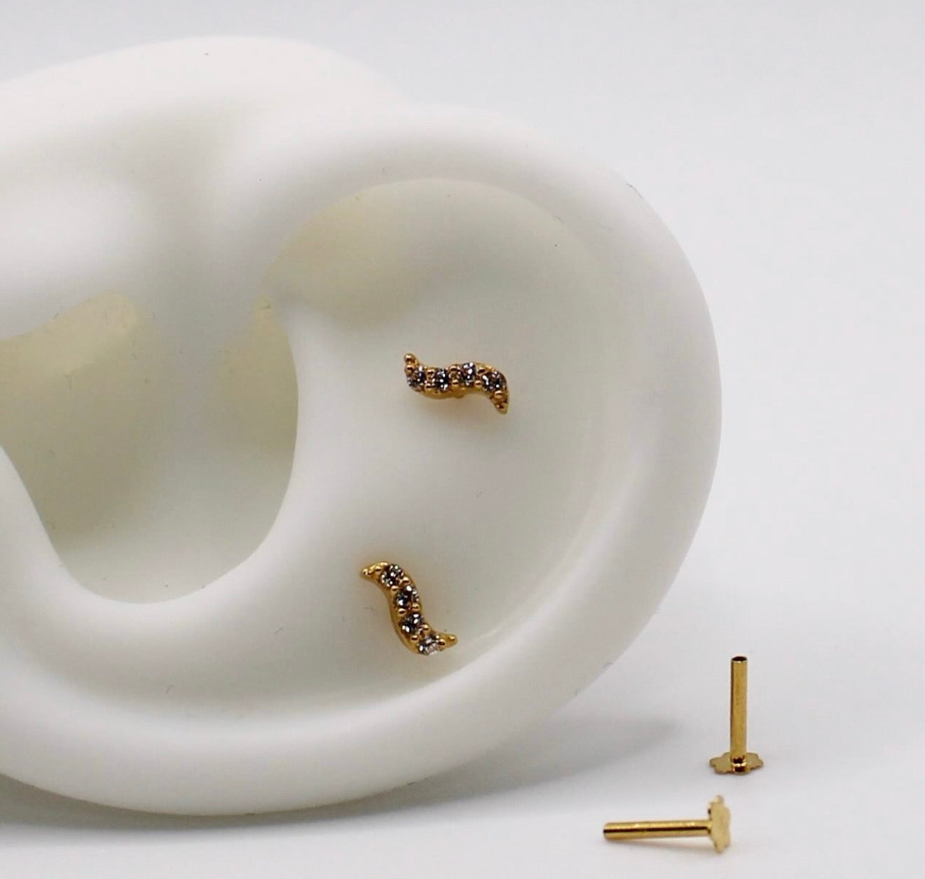 Wavy Stud | single piece