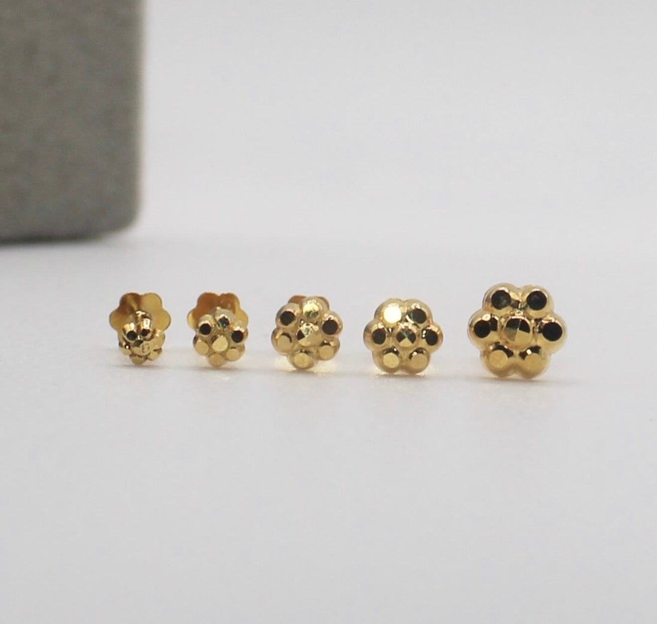 Gold Flower Stud | 18carat