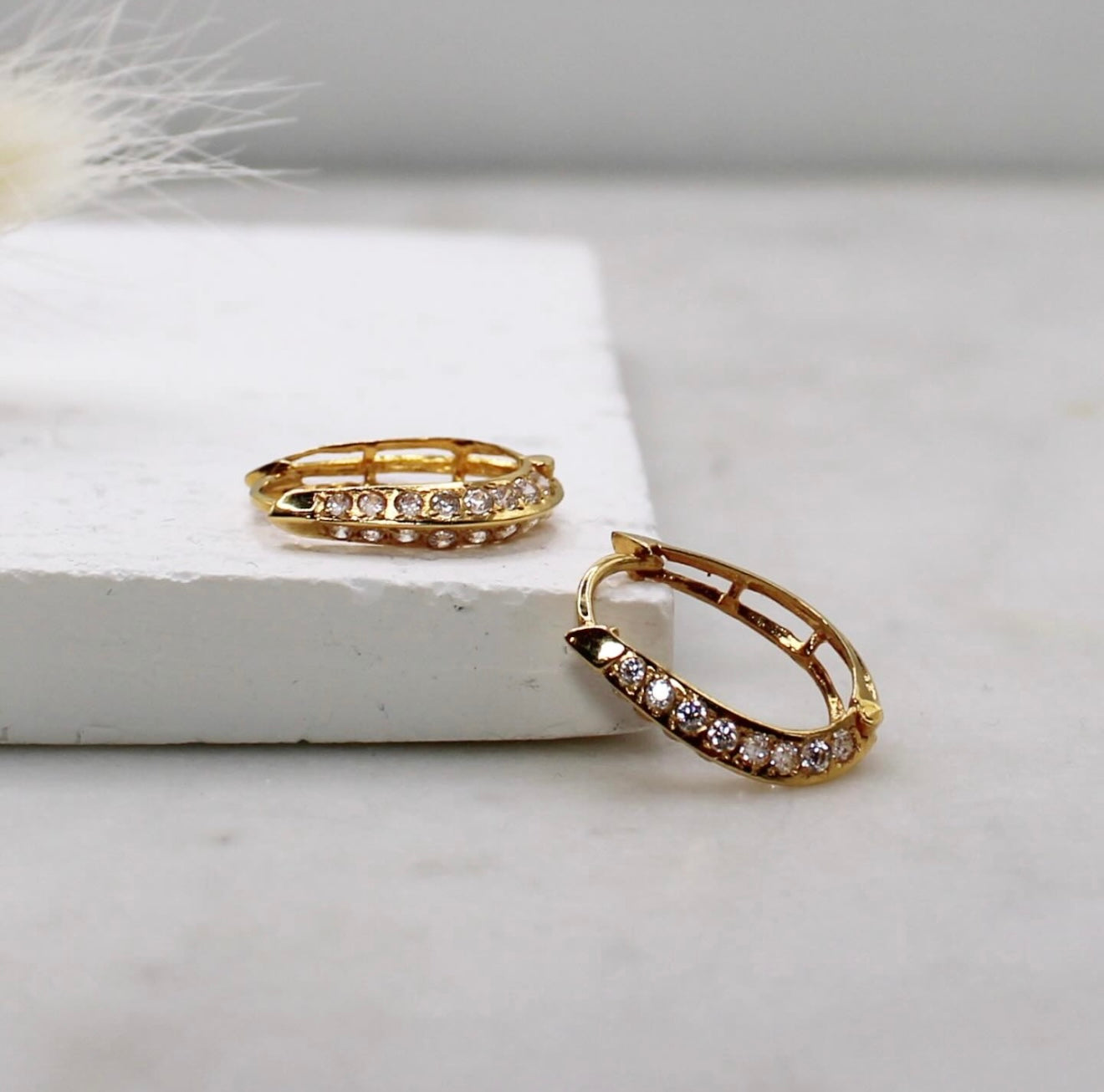 U-shape Sparkle Hoops