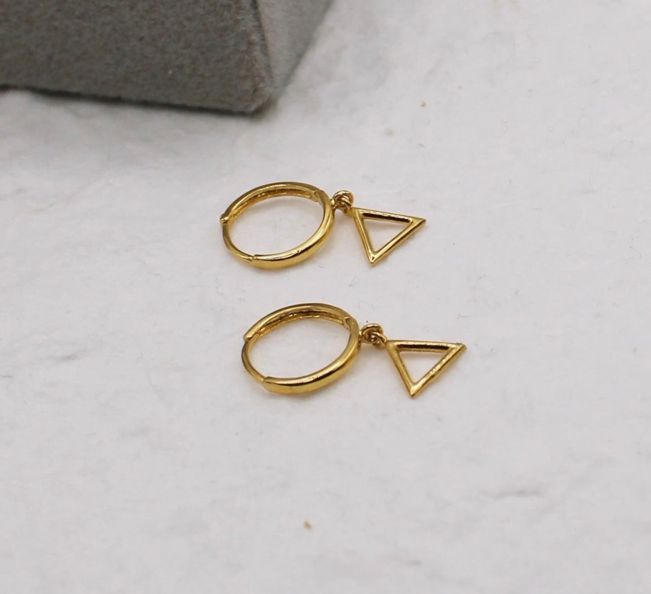 Triangle Drop Huggies | 9.5mm