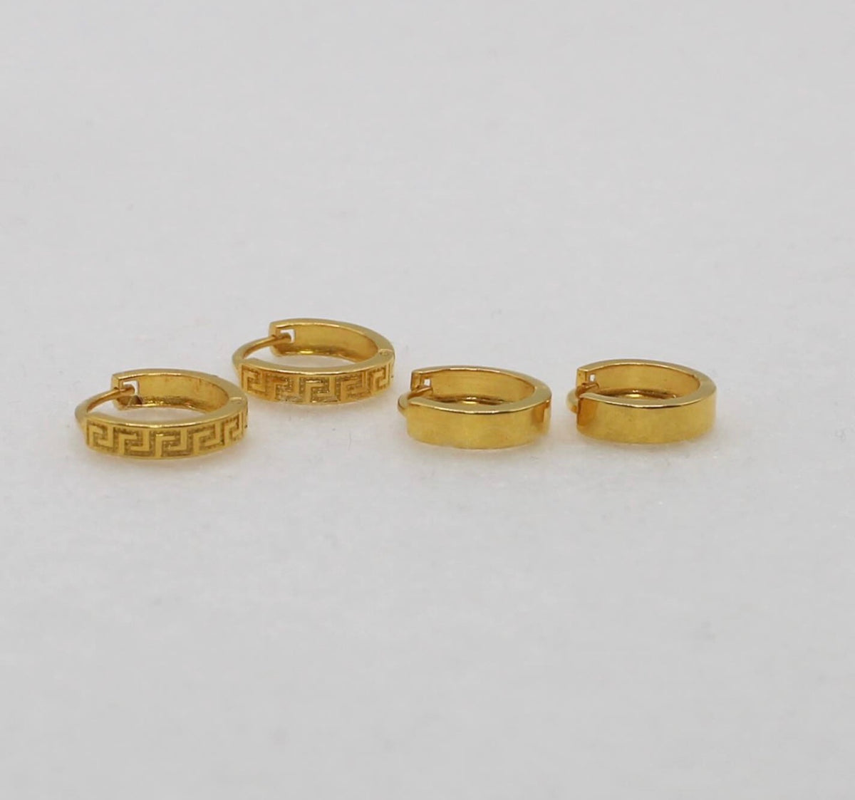 Simple Everyday Huggies | 18carat