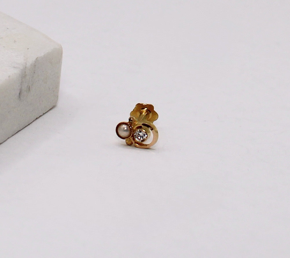 Detailed Stud with Pearl