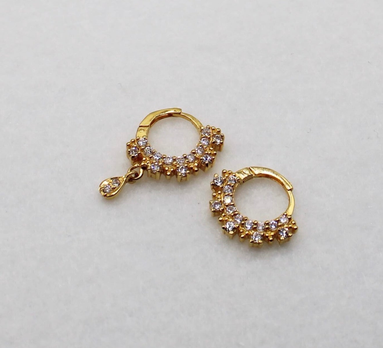 Cluster Hoop | (left pierce only)