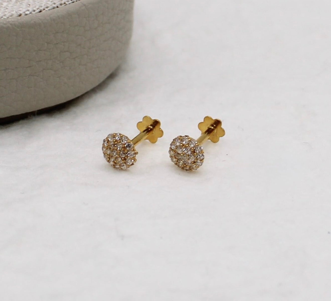 Sparkle Round Studs