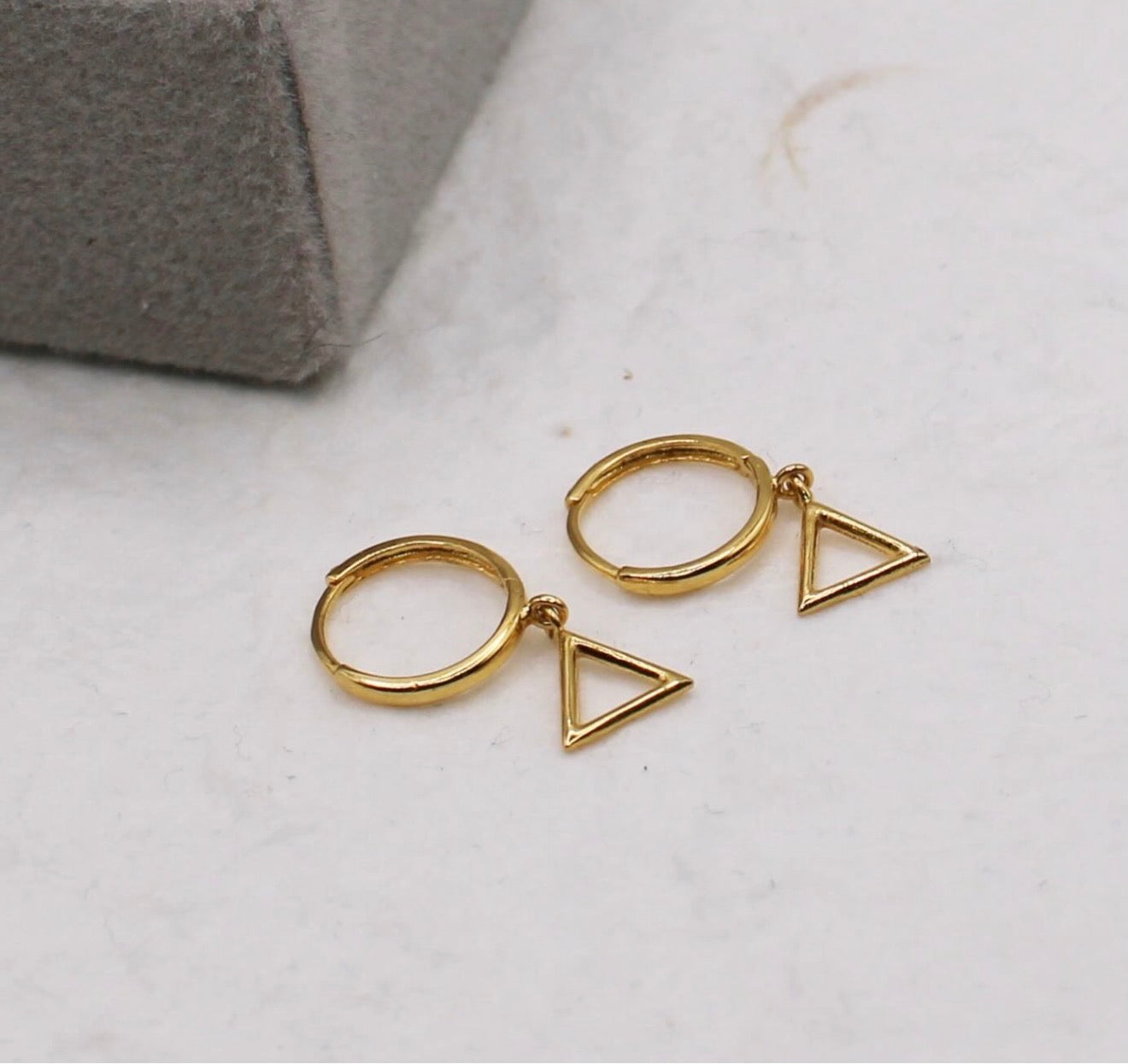 Triangle Drop Huggies | 9.5mm