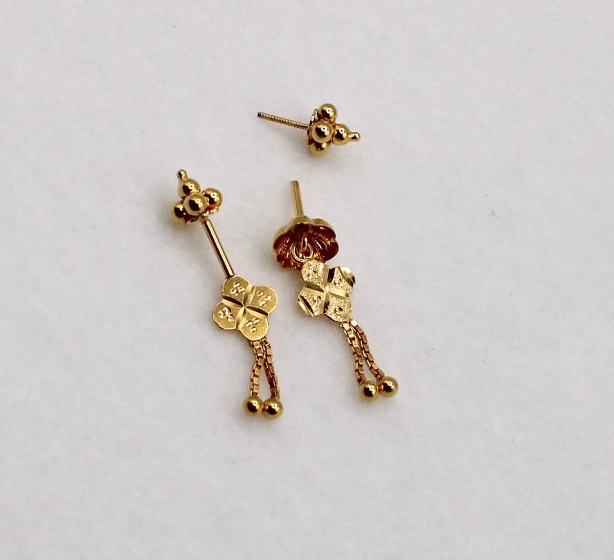 Clover Vertical Helix Stud