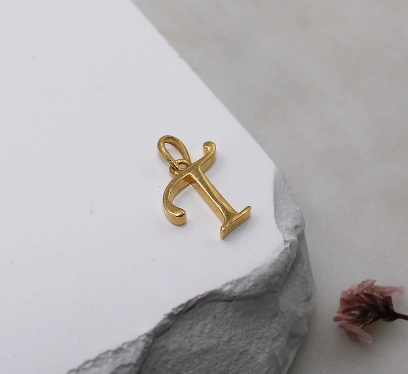 22carat Initial ‘T’ Pendant