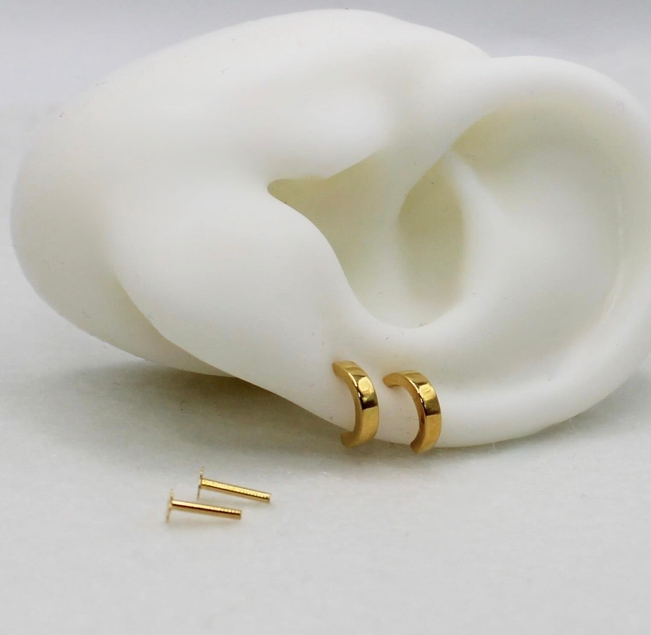 Curve Gold Studs