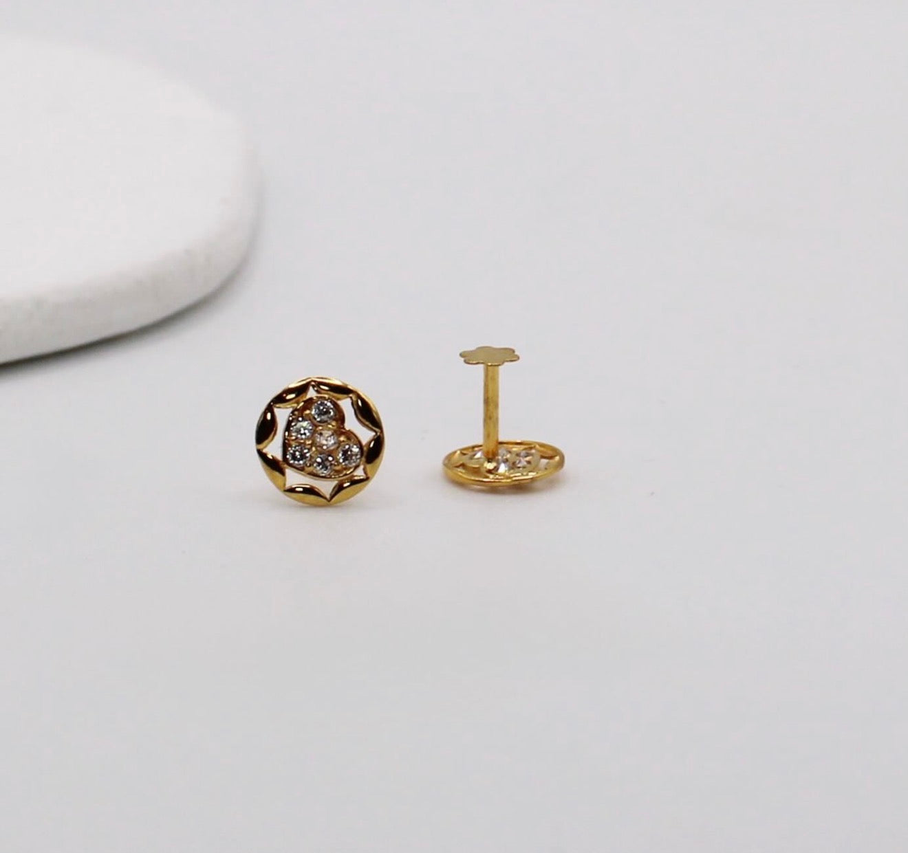 Round Heart Studs | pair