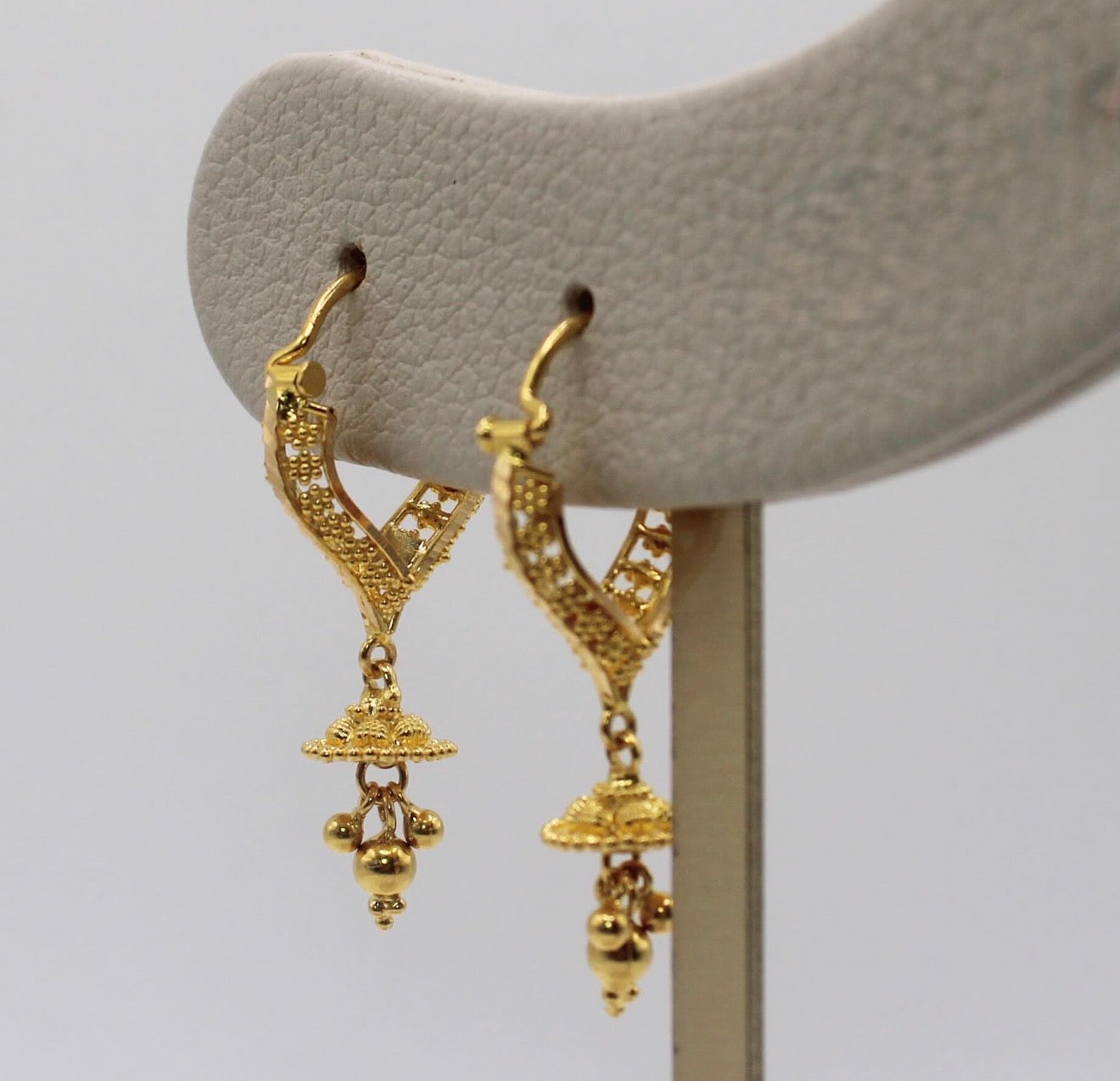 U-shape Jhumkas | 22carat