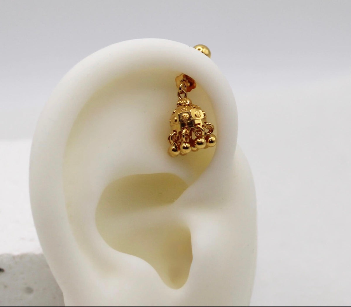 Jhumka Vertical Helix Stud