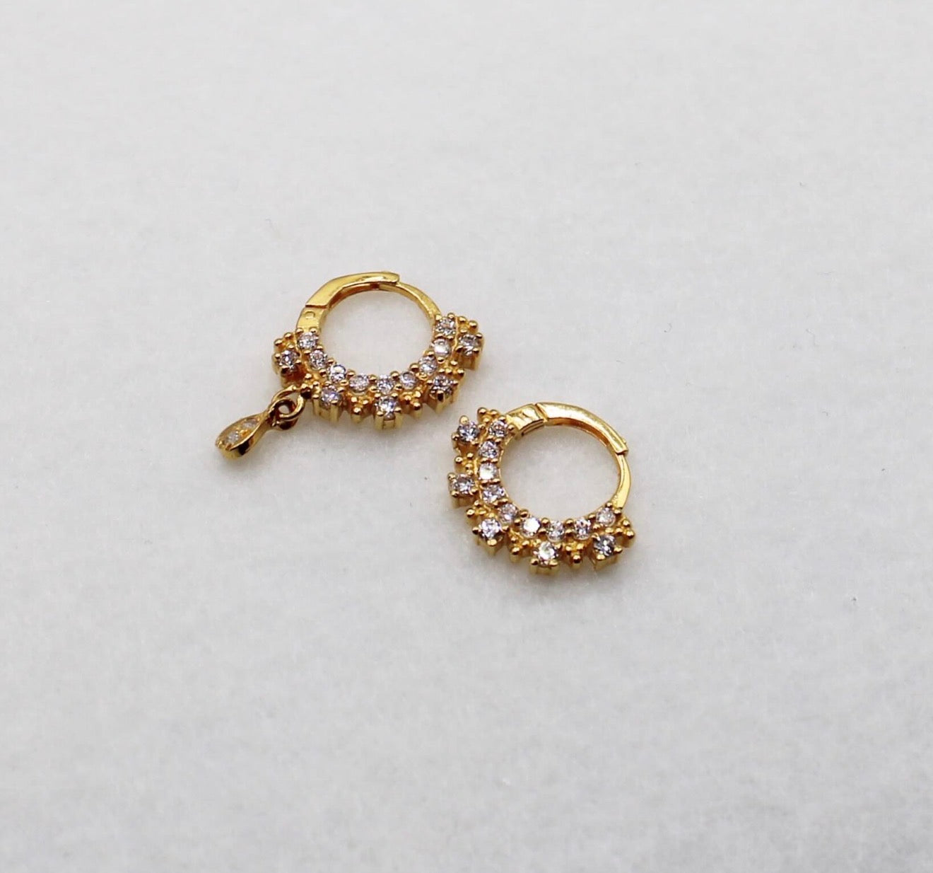 Cluster Hoop | (left pierce only)