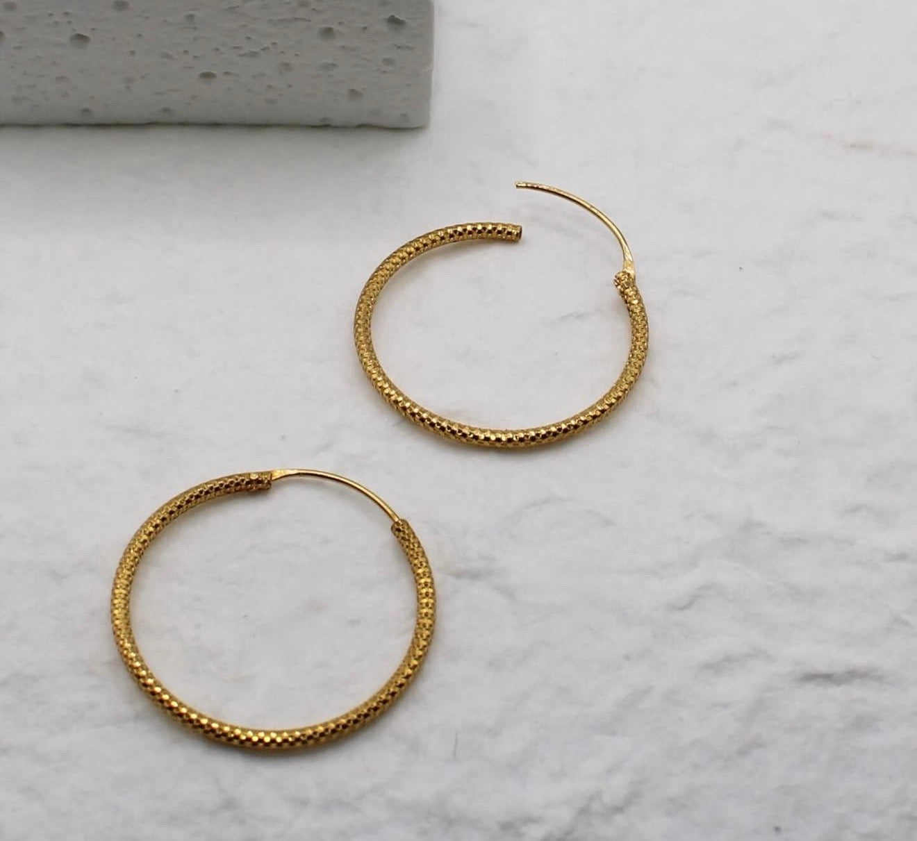 Medium 22carat Plain Hoops