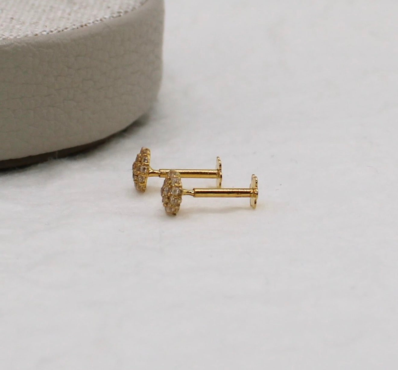 Sparkle Round Studs